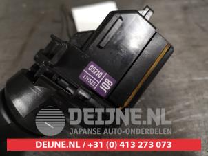 Toyota Verso Ruitenwis Schakelaar O429296 foto 3