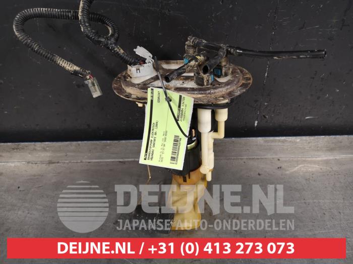 Gebruikte Tank element Pomp Hyundai Santa Fe I 2.4 16V 4x2 Prijs € 50,00 Margeregeling aangeboden door V.Deijne Jap.Auto-onderdelen BV