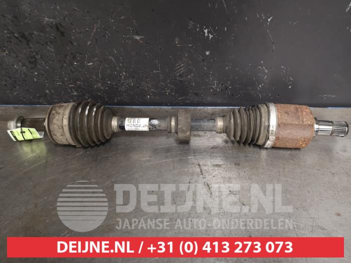 Gebruikte Aandrijfas links-voor Honda Civic Tourer (FK) 1.6 i-DTEC Advanced 16V Prijs € 75,00 Margeregeling aangeboden door V.Deijne Jap.Auto-onderdelen BV
