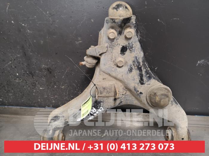 Mitsubishi L200 Querlenker unten rechts vorne O431399