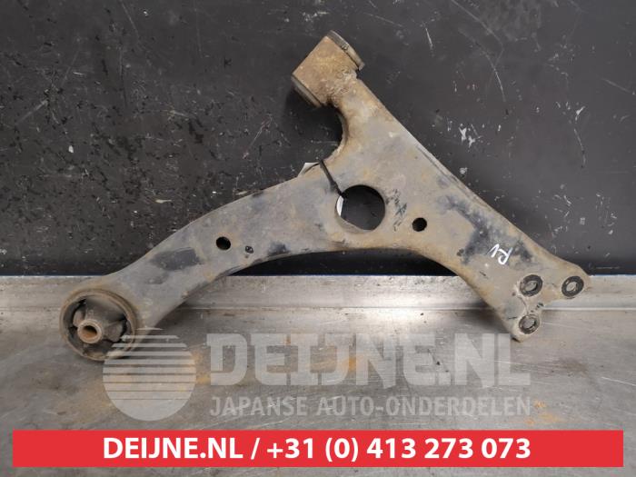 Toyota Prius Front lower wishbone, right O432017