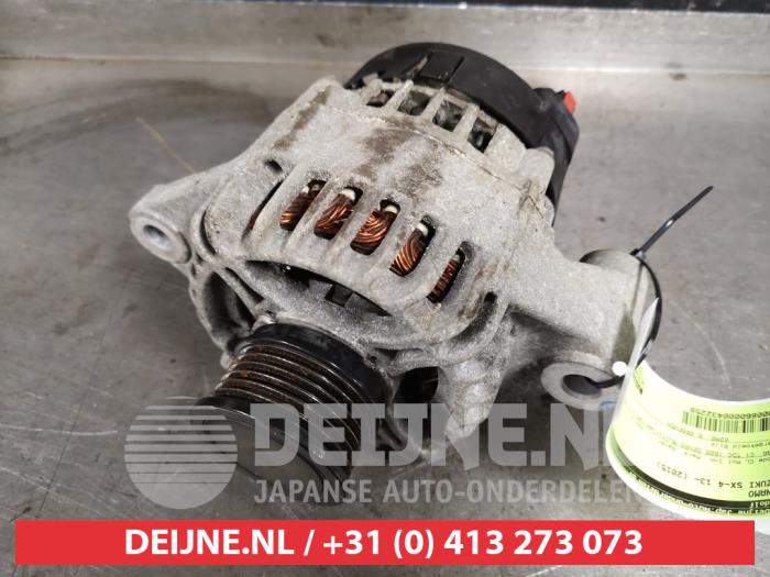 Dynamo van een Suzuki SX4 S-Cross (JY) 1.6 16V DDiS 2015