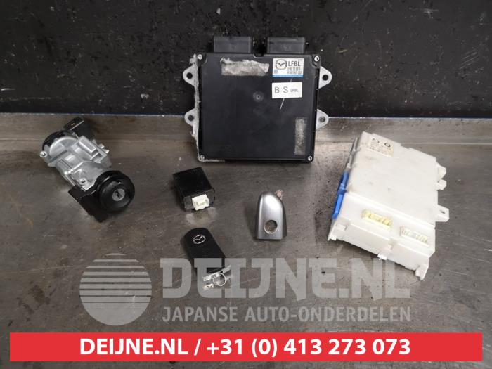 Mazda 3 Kontaktslot+Sleutel O432293