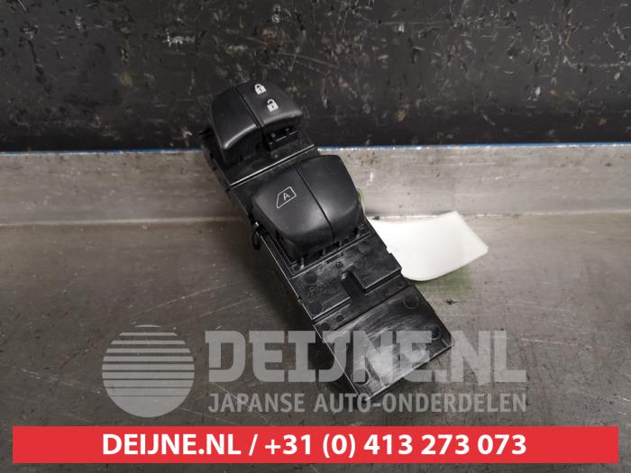 Nissan Micra Combischakelaar ramen O432348