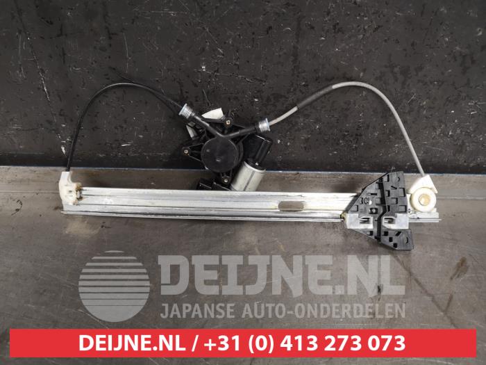 Mazda 3 Ruitmechaniek 4Deurs links-voor O432576