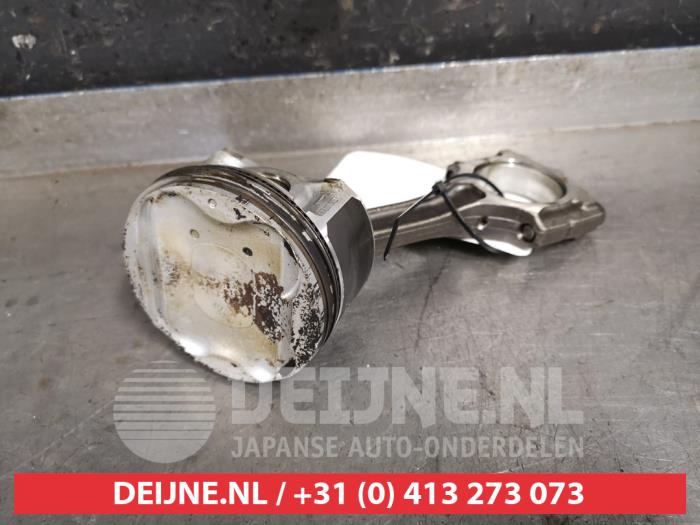 Gebruikte Zuiger Nissan Juke (F15) 1.6 16V Prijs € 50,00 Margeregeling aangeboden door V.Deijne Jap.Auto-onderdelen BV