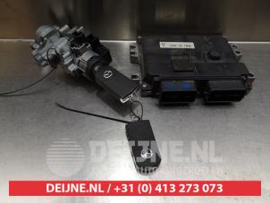 Mazda MX-5 Kontaktslot+Sleutel O334779 foto 2