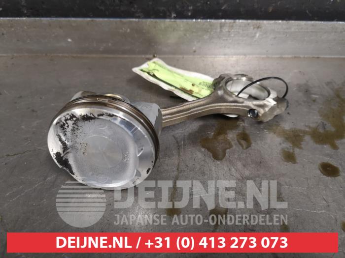 Gebruikte Zuiger Toyota Aygo (B40) 1.0 12V VVT-i Prijs € 50,00 Margeregeling aangeboden door V.Deijne Jap.Auto-onderdelen BV