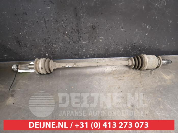 Gebruikte Aandrijfas links-achter Subaru Legacy Wagon (BR) 2.0 D 16V Prijs € 100,00 Margeregeling aangeboden door V.Deijne Jap.Auto-onderdelen BV