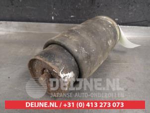 Gebruikte Luchtbalg Toyota Land Cruiser (J15) 2.8 D-4D 16V Prijs € 150,00 Margeregeling aangeboden door V.Deijne Jap.Auto-onderdelen BV