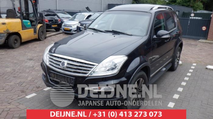 Ssang Yong Rexton Portier 4Deurs links-voor O435143
