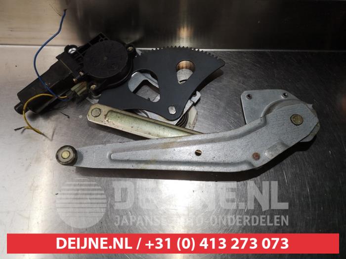 Hyundai Galloper Rear door window mechanism 4-door, left O290348
