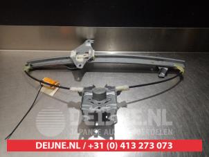 Nissan Primera Ruitmechaniek 4Deurs rechts-achter O291213 foto 2