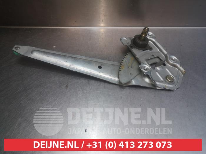 Toyota Starlet Rear door window mechanism 4-door, right O291705