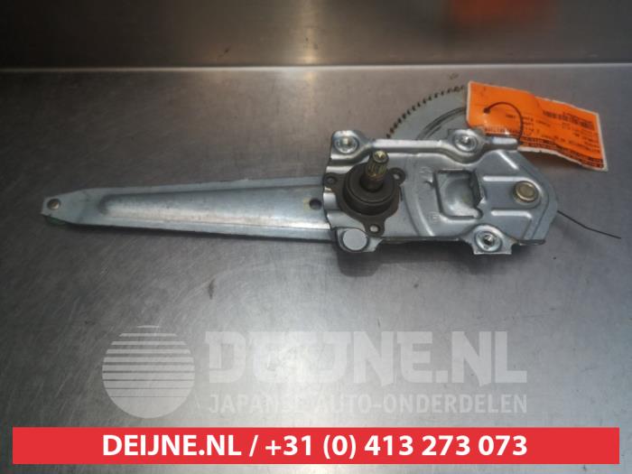 Toyota Starlet Rear door window mechanism 4-door, right O386835
