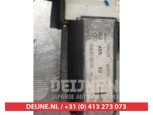 Toyota Avensis Fenstermechanik 4-türig rechts hinten O291746 foto 3