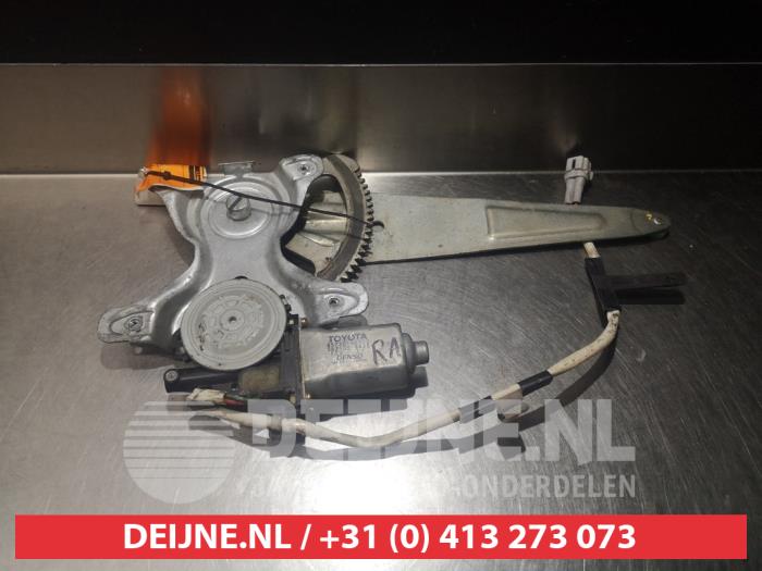 Toyota Landcruiser Ruitmechaniek 4Deurs rechts-achter O291810
