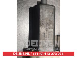 Toyota Avensis Door window motor O292161 photo 3