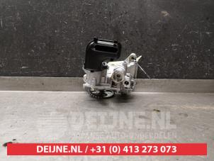 Mazda 3 Oliepomp O436200 foto 3