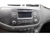 Radio van een Kia Cee'd Sportswagon (JDC5), 2012 / 2018 1.4 CRDi 16V, Combi/o, Diesel, 1.396cc, 66kW (90pk), FWD, D4FC, 2012-09 / 2018-07, JDC5D1; JDC5D2; JDC5DA 2012
