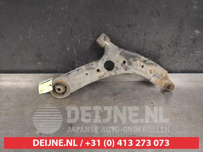 Hyundai I30 Front lower wishbone, right O436704