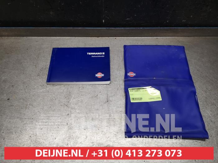Nissan Terrano Instruction Booklet O436902