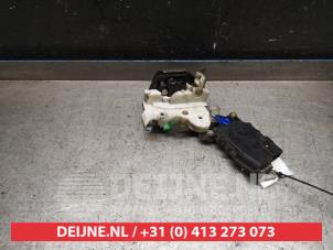 Subaru Impreza Deurslot Mechaniek 4Deurs links-achter O436912 foto 2