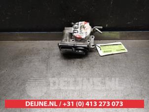 Gebruikte Gasklephuis Toyota Avensis Wagon (T25/B1E) 2.0 16V VVT-i D4 Prijs € 25,00 Margeregeling aangeboden door V.Deijne Jap.Auto-onderdelen BV