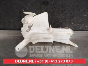 Daihatsu Cuore Scheibensprühertank vorne O437232 foto 2