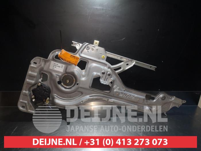 Hyundai Trajet Rear door window mechanism 4-door, right O291105