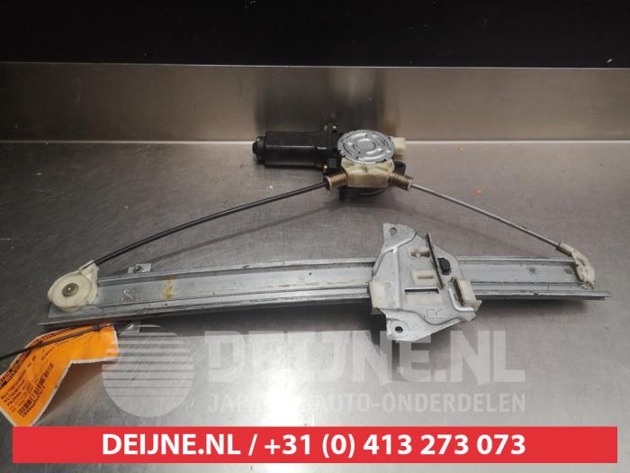 Mitsubishi Pajero Rear door window mechanism 4-door, right O291483