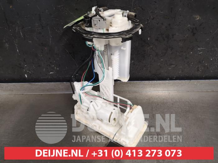 Gebruikte Tank element Pomp Toyota C-HR (X1,X5) 2.0 16V Hybrid Prijs € 200,00 Margeregeling aangeboden door V.Deijne Jap.Auto-onderdelen BV