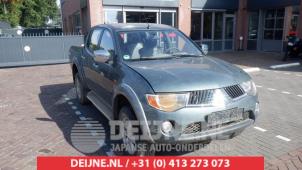 Mitsubishi L200 Windschutzscheibe O438210 foto 3