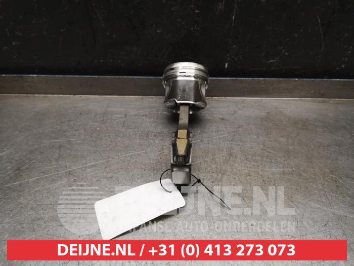 Gebruikte Zuiger Hyundai Tucson (JM) 2.0 CRDi 16V 4x2 Prijs € 50,00 Margeregeling aangeboden door V.Deijne Jap.Auto-onderdelen BV