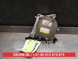 Kia Sorento Vacuum pump (diesel) O438304 photo 2