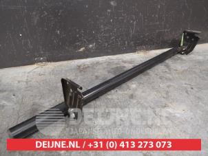 Nissan Navara Bumperframe achter O439100 foto 2