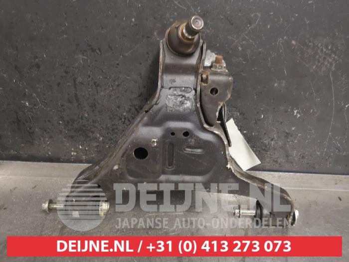 Nissan Navara Draagarm onder rechts-voor O439141
