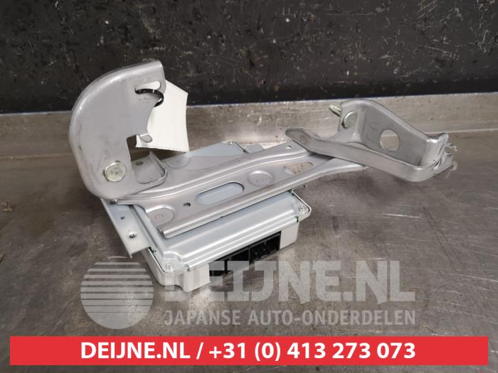 Gebruikte Start/Stop computer Toyota Yaris II (P9) 1.33 16V Dual VVT-I Prijs op aanvraag aangeboden door V.Deijne Jap.Auto-onderdelen BV