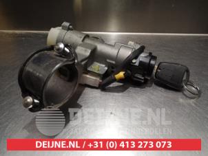 Hyundai Accent Ignition lock + key O334929 photo 2