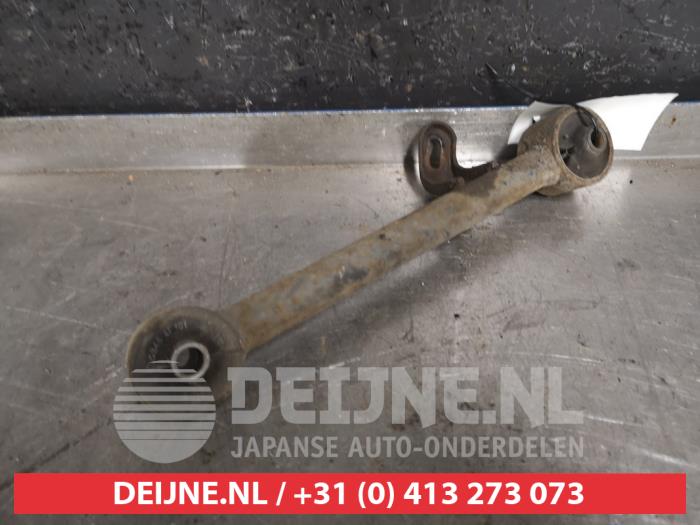 Nissan Micra Draagarm links-achter O440070