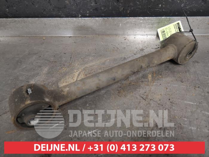 Nissan Micra Draagarm rechts-achter O440071