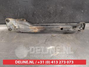 Nissan Almera Tino Motorbalk O440177 foto 2