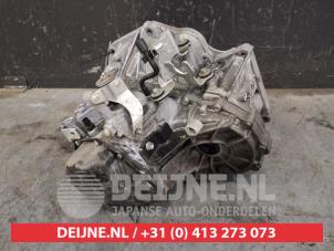 Suzuki Swift Gearbox O440518 photo 2