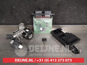 Mazda 2 Engine management computer O440783 photo 2