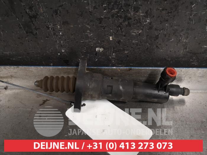 Gebruikte Koppeling Hulp Cilinder Mitsubishi Colt (Z2/Z3) 1.3 16V Prijs € 25,00 Margeregeling aangeboden door V.Deijne Jap.Auto-onderdelen BV