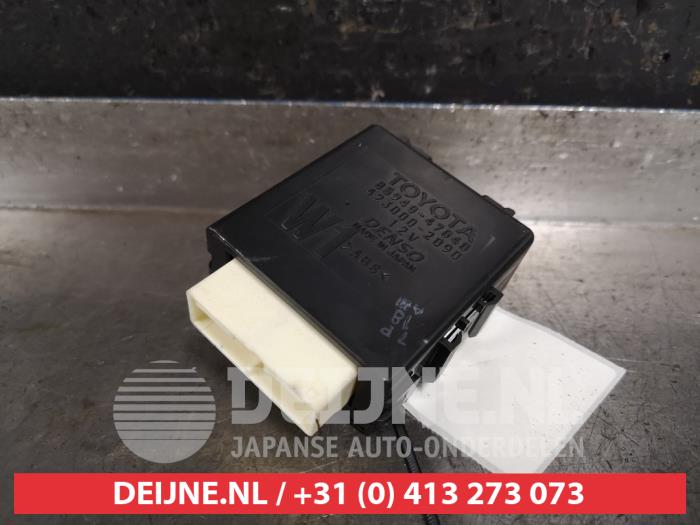 Toyota Prius Plus Ruitenwisser Module O441454