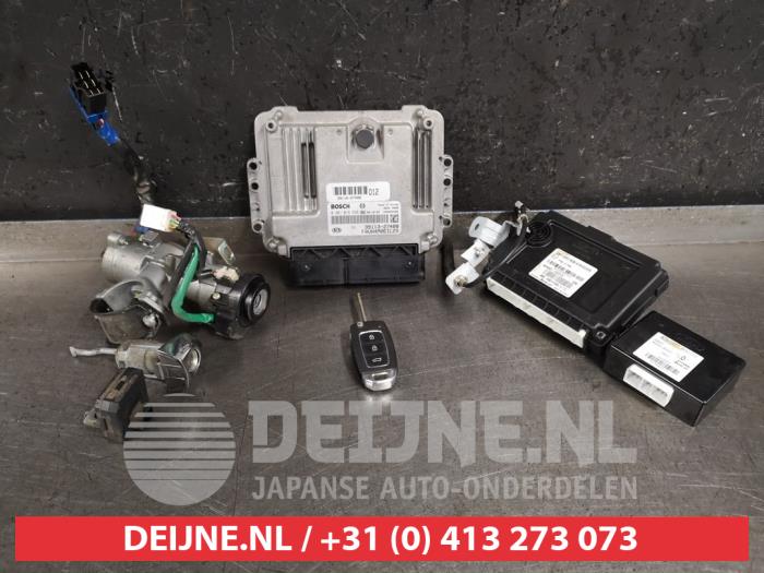 Kia Carens Slotenset Cilinder (compleet) O441557