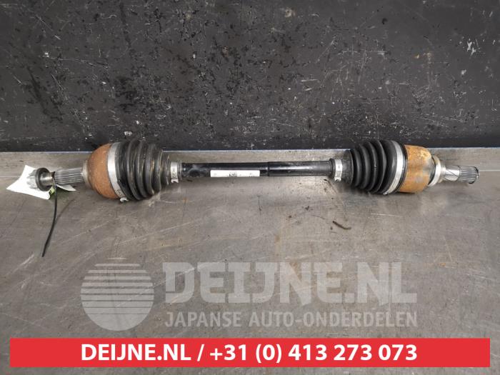 Gebruikte Steekas links-voor Nissan Micra (K14) 1.0 IG-T 100 Prijs € 100,00 Margeregeling aangeboden door V.Deijne Jap.Auto-onderdelen BV