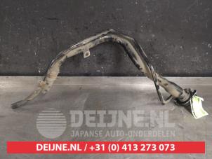 Suzuki Swift Füllrohr Kraftstofftank O443036 foto 2