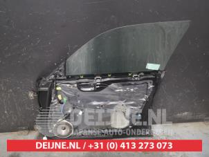 Subaru Forester Front door 4-door, right O443126 photo 3